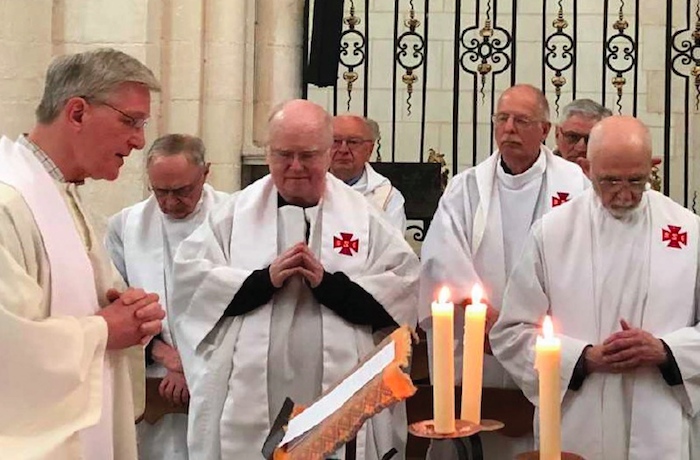 Campus priests renew vows in France